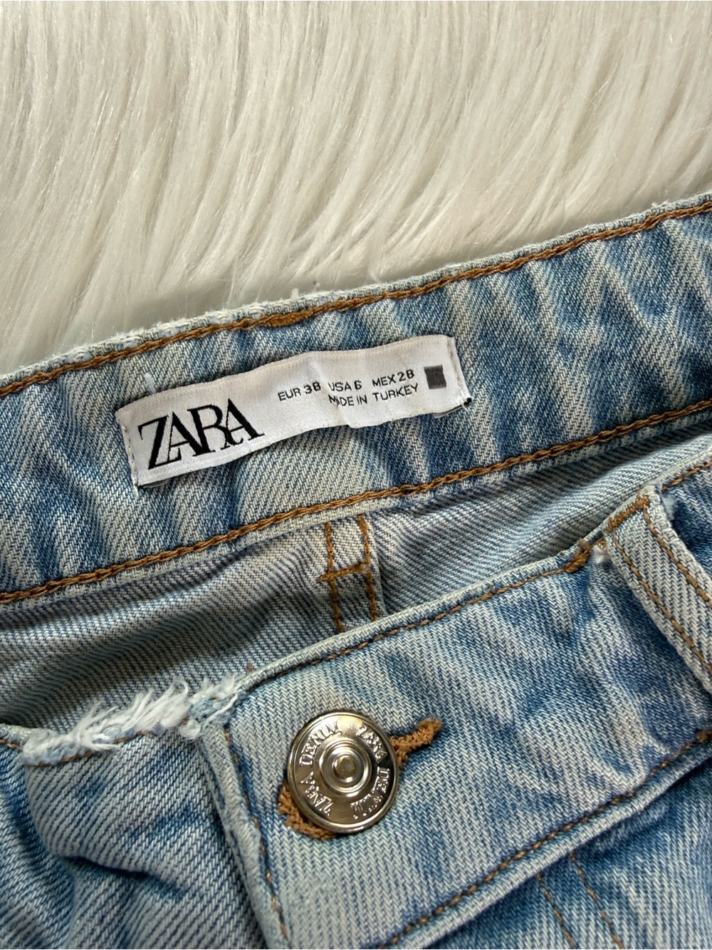 Zara Light Wash High Waisted Well Worn Mom Jeans - Picture 3 of 10